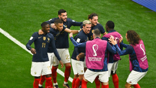 "Ils nous font clairement chi*r" : la femme et les enfants de ce joueur des Bleus ont vécu un vrai enfer avec le match France - Angleterre
