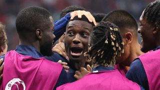 Les Bleus ont droit à un nouvel hymne complètement WTF, inspiré d'une célèbre série d'animation