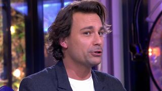 "C'était ta dernière chronique..." : gros malaise après une blague ratée de Bertrand Chameroy dans C à vous