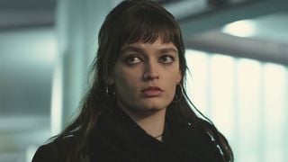 "Il est temps qu'on la laisse tranquille" : bientôt la fin de Sex Education ? L'inquiétante phrase d'Emma Mackey (Maeve) sur la série
