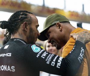 Will Smith discute avec Lewis Hamilton avant le départ du Grand Prix d'Arabie Saoudite le 19 mars 2023.  March 19, 2023, Jeddah, Saudi Arabia: LEWIS HAMILTON of Great Britain and Mercedes-AMG F1 Team and American actor WILL SMITH on the starting grid before the 2023 FIA Formula 1 Saudi Arabian Grand Prix at Jeddah Corniche Circuit in Jeddah, Saudi Arabia. (Credit Image: © James Gasperotti/ZUMA Press Wire) 