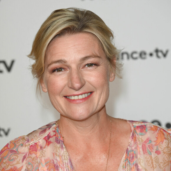 Anne-Élisabeth Lemoine au photocall pour la conférence de presse de rentrée de France TV à la Grande Halle de la Villette à Paris, France, le 6 juillet 2022. © Coadic Guirec/Bestimage  Celebs attend the photocall for France TV's back-to-school press conference at the Grande Halle de la Villette in Paris, France, on July 6, 2022. 