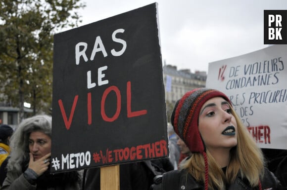 Dans ce cadre très anxiogène, l'homme condamné aurait effectué dans un lit "des mouvements lubriques" contre le corps de sa victime, après lui avoir enlevé son pantalon. Et ce durant plusieurs minutes. Celle-ci, inerte et sous l'emprise de l'alcool, aurait exprimé son non-consentement durant l'acte, précisant : "Je ne veux pas" 