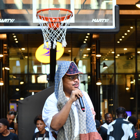 Exclusif - Le rappeur Naza est en showcase lors de l'Airness Event au Airness Paris Basketball Store & Café à Paris le 7 juillet 2022. © Veeren / Bestimage


