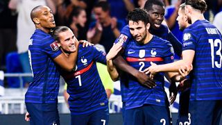 "Il m'agace avec sa tête de misérable" : une star de l'Equipe de France se fait massacrer par un consultant anglais