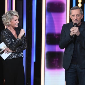 Sophie Davant, Gad Elmaleh et Kev Adams - Les personnalités se mobilisent lors de la 36ème édition du Téléthon sur le plateau de France 2, avec pour parrain K.Adams, le 3 décembre 2022. © Coadic GUIREC / Bestimage