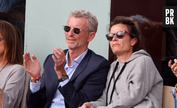 Denis Brogniart et sa femme Hortense dans les tribunes lors des Internationaux de France de Tennis de Roland Garros 2022. Paris, le 5 juin 2022. © Dominique Jacovides/Bestimage