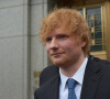De quoi éprouver le musicien de 32 ans.
Ed Sheeran à la sortie du tribunal à New York. Ed Sheeran est accusé de plagiat par la famille de Marvin Gaye. New York, le 27 avril 2023.


