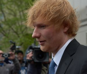 Ed Sheeran à la sortie du tribunal à New York. Ed Sheeran est accusé de plagiat par la famille de Marvin Gaye. New York, le 27 avril 2023.


