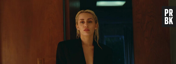 De quoi battre son prédécesseur, "As It Was" d'Harry Styles, qui avait mis 118 jours pour franchir cette barre symbolique.
Les images du clip-vidéo de "Flowers" avec Miley Cyrus.