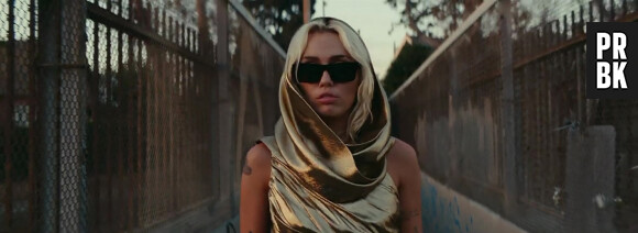 Les images du clip-vidéo de "Flowers" avec Miley Cyrus.