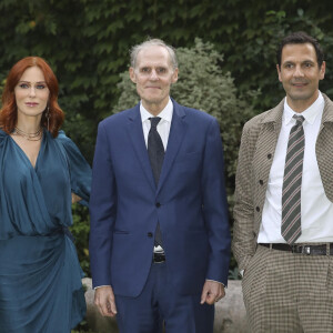 Audrey Fleurot, Christian Masset (ambasseur de la France à Rome), Mehdi Nebbou au photocall de la série "HPI" à Rome, le 29 septembre 2022.  Rome, French Embassy, photocall of the TV series "Morgane the brilliant detective". 