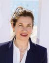 Emmanuelle Devos au photocall de la série "B.R.I." pour CanneSeries Saison 6 sur la plage du Mariott à Cannes, France, le 18 avril 2023. © Denis Guignebourg/BestImage   "The Brigade" photocall during the 6th Canneseries International Festival : Day Five on April 18, 2023 in Cannes, France. 
