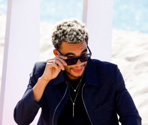 Théo Christine au photocall de la série "B.R.I." pour CanneSeries Saison 6 sur la plage du Mariott à Cannes, France, le 18 avril 2023. © Denis Guignebourg/BestImage  "The Brigade" photocall during the 6th Canneseries International Festival : Day Five on April 18, 2023 in Cannes, France. 