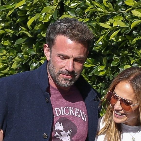 Ben Affleck, Jennifer Lopez, Jennifer Garner et Maximilian assistent à un événement à l'école de Samuel à Santa Monica le 20 avril 2023. r