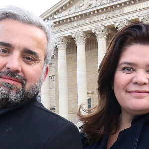 Rencontre avec Alexis Corbière et sa femme Raquel Garrido devant l'Assemblée Nationale à Paris, le jour du vote de la réforme des retraites. Le 16 mars 2023 © Jonathan Rebboah / Panoramic / Bestimage