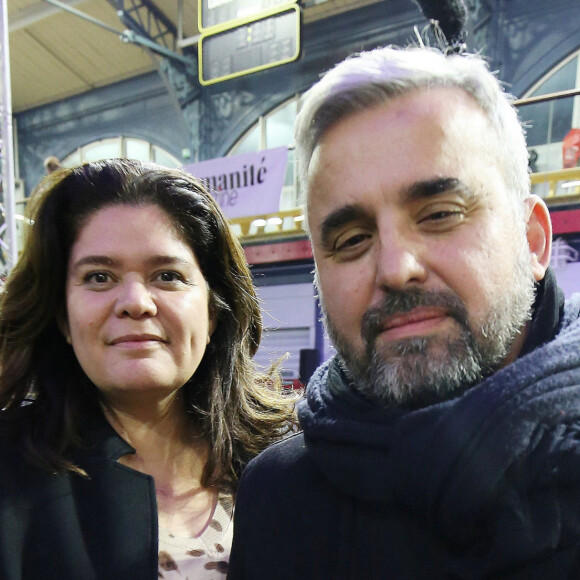 Exclusif - Alexis Corbière et sa femme Raquel Garrido lors du meeting de la NUPES sur la réforme des retraites. Le 17 janvier 2023 © Jonathan Rebboah / Panoramic / Bestimage 