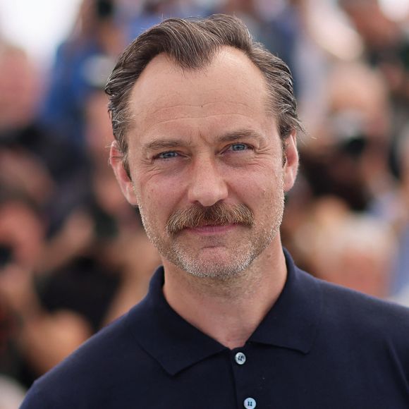 Jude Law au photocall de "Firebrand (le jeu de la reine)" lors du 76ème Festival International du Film de Cannes, le 22 mai 2023. © Moreau/Jacovides/Bestimage