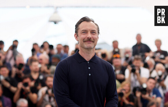 Jude Law au photocall de "Firebrand (le jeu de la reine)" lors du 76ème Festival International du Film de Cannes, le 22 mai 2023. © Moreau/Jacovides/Bestimage