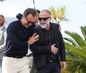 Jude Law et Karim Ainouz au photocall de "Firebrand (le jeu de la reine)" lors du 76ème Festival International du Film de Cannes, le 22 mai 2023. © Moreau/Jacovides/Bestimage