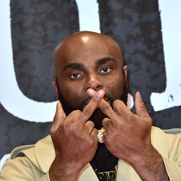 Depuis des années, il est en conflit avec Kaaris.
Kaaris (Okou Gnakouri) (L'équipe du film "Braqueurs The Crew") - Hommage à Brian De Palma lors du 3ème jour du 8ème Festival International du film policier de Beaune le 1er avril 2016. © Giancarlo Gorassini/Bestimage