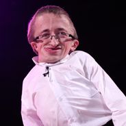 Mort de Guillaume Bats : l&#039;humoriste, révélé par On n&#039;demande qu&#039;à en rire, avait 36 ans
