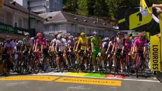 La série sur le Tour de France de Netflix passionne les abonnés mais se fait fracasser par une star du cyclisme