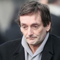 Pierre Palmade de nouveau filmé dans la rue à Bordeaux, perdu et incapable d&#039;articuler : son état choque les internautes