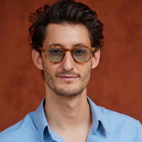 Pierre Niney au village lors des Internationaux de France de tennis de Roland Garros 2023, à Paris, France, le 9 juin 2023. © Jacovides-Moreau/Bestimage 