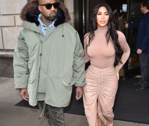Ils ont quatre enfants ensemble.
Kim Kardashian et son mari Kanye West à la sortie de leur hôtel à New York le 5 février 2020.