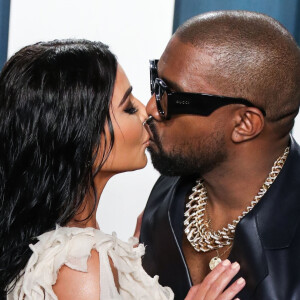 Mais ils ont fini par se séparer et divorcer en 2021.
Kim Kardashian et son mari Kanye West - People à la soirée "Vanity Fair Oscar Party" après la 92ème cérémonie des Oscars 2020 au Wallis Annenberg Center for the Performing Arts à Los Angeles, le 9 février 2020.