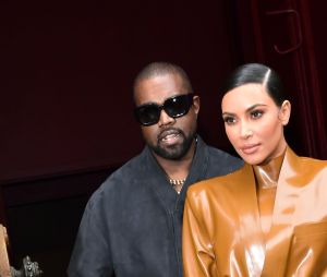 Kanye West et sa femme Kim Kardashian à la sortie du Théâtre des Bouffes du Nord après le "Sunday Service" à Paris, le 1er mars 2020.