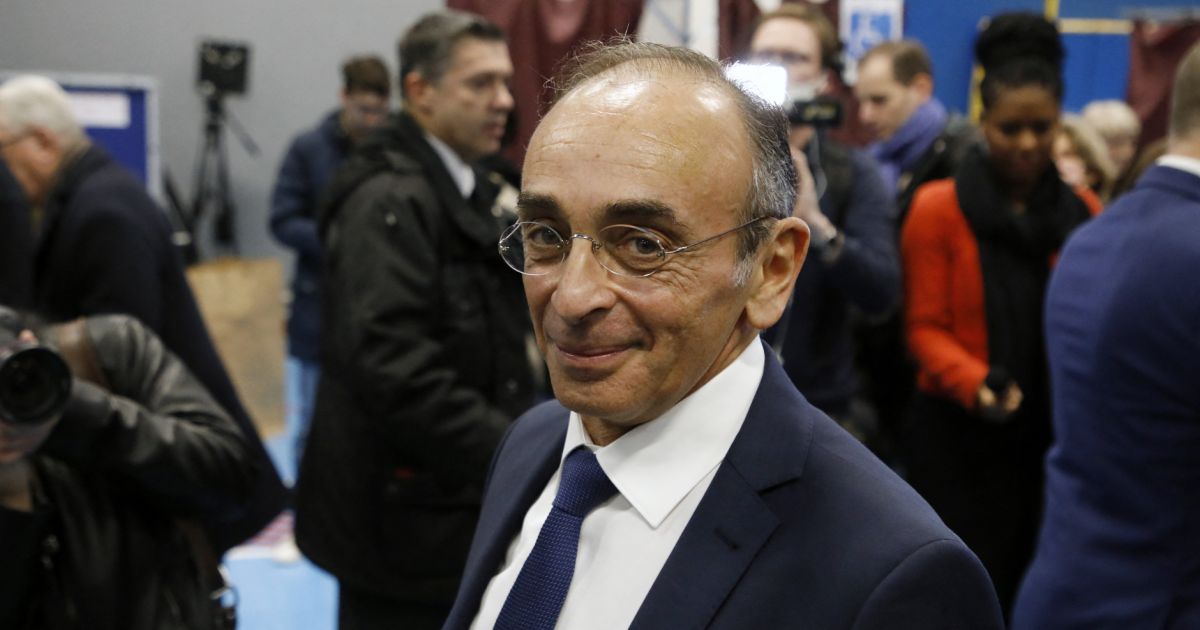 Eric Zemmour, candidat à l'élection présidentielle, vote pour le