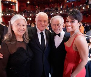 Stella Arroyave, Anthony Hopkins, Steven Spielberg et Ariana DeBose à la 94ème édition de la cérémonie des Oscars à Los Angeles, le 27 mars 2022.
