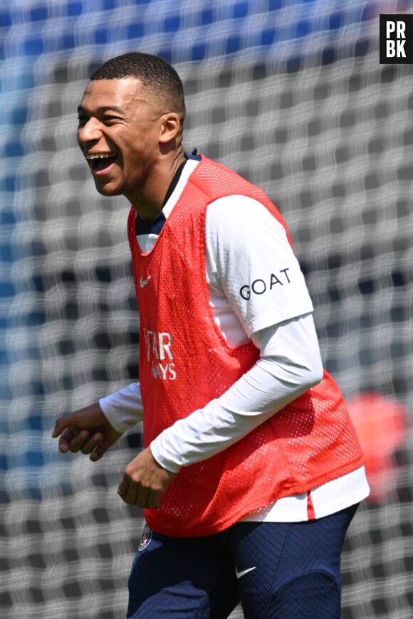 Kylian Mbappe à l'entrainement du PSG au Parc des Princes, le 24 mai 2023. © Jean-Baptiste Autissier/Panoramic/Bestimage