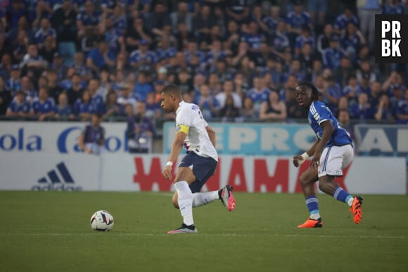 kylian mbappé - Match de Football de Ligue 1 Uber Eats RC Strasbourg vs PSG (1-1) au Stade de la Meinau à Starsbourg, France le 27 mai 2023. © Elyxandro Cegarra / Panoramic / Bestimage