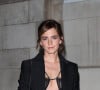 Emma Watson arrive au dîner The Charles Finch & Chanel avant les Bafta (British Academy Film Awards) à Londres le 12 mars 2022