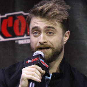 Daniel Radcliffe, - D.Radcliffe ("Harry Potter") répond à ses fans lors du "Comic Con" de New York, le 10 octobre 2022.