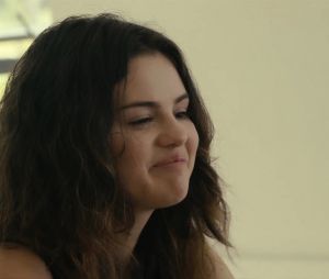 Selena Gomez devient franche dans le prochain documentaire Apple TV + "Selena Gomez: My Mind and Me". "Sois juste qui tu es, Selena. Personne ne se soucie de ce que vous faites", déclare Gomez dans la bande-annonce, qui a été dévoilée lundi en l’honneur de la Journée mondiale de la santé mentale. « Il s’agit de qui je suis, d’être d’accord avec où je suis. Je suis reconnaissant d’être en vie. Réalisé et produit par Alek Keshishian (« Madonna : Action ou Vérité »), « Mon esprit et moi » relate le parcours de santé de Selena au cours de six années, y compris ses luttes contre le lupus, la dépression et l’anxiété. 