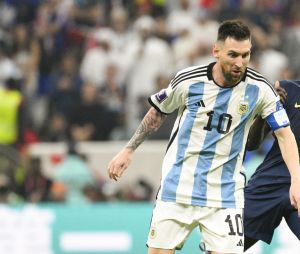MESSI Lionel (Leo) (ARG) vs UPAMECANO Dayot (FRA) - Match "France - Argentine (3-3 - tab 2-4)" en finale de la Coupe du Monde 2022 au Qatar, le 18 décembre 2022. 