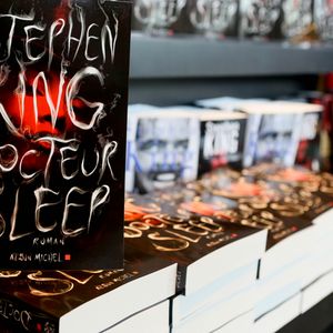 Paris, le 13 11 2013 - Seance de dedicace a l'occasion de la sortie du dernier livre de Stephen King "Docteur Sleep" - Mk2 Bibliotheque 