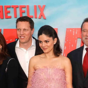 Gabriel Luna, Fortune Feimster, Travis Van Winkle, Monica Barbaro, Arnold Schwarzenegger, Milan Carter, Fabiana Udenio, et Aparna Brielle à la première du film "Fubar" à Los Angeles, le 22 mai 2023.