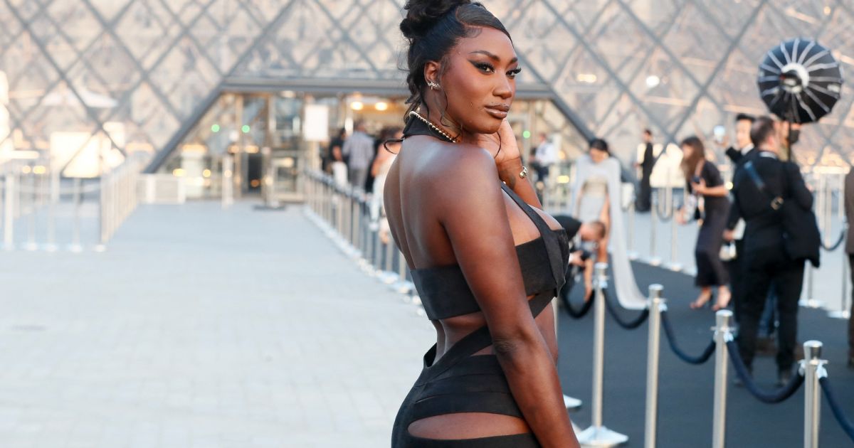 Aya Nakamura croise Usher à la Fashion Week, c’est déjà mémorable – Purebreak Aya Nakamura croise Usher à la Fashion Week, c’est déjà mémorable – Purebreak