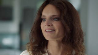 Victoire Dauxerre (Vanessa) a-t-elle quitté Demain nous appartient ? La suite de la série dévoilée