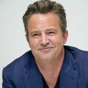 Matthew Perry - Conférence de presse avec les acteurs de la série "Odd Couple" à Beverly Hills. Le 25 février 2015