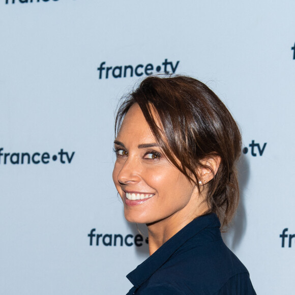 Julia Vignali lors du photocall dans le cadre de la conférence de presse de France Télévisions au Pavillon Gabriel à Paris, France, le 24 août 2021. © Pierre Perusseau/Bestimage.