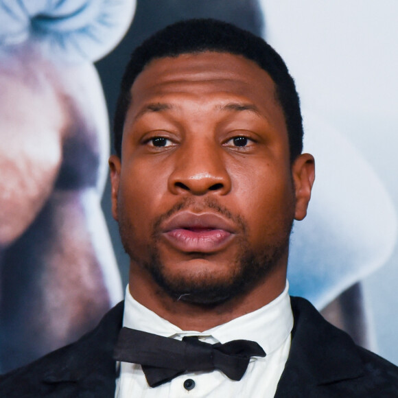Info - L'acteur Jonathan Majors coupable d'agression sur une ex-petite amie et exclu de Marvel - Info - Jonathan Majors interpellé à New York pour une agression présumée - Jonathan Majors - Première du film "Creed III" au TCL Chinese Theatre à Hollywood. Le 27 février 2023  