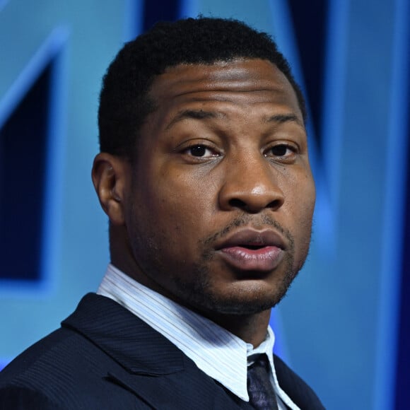 Info - L'acteur Jonathan Majors coupable d'agression sur une ex-petite amie et exclu de Marvel - Info - Jonathan Majors interpellé à New York pour une agression présumée - Jonathan Majors - Photocall à la première du film "Ant-Man et la Guêpe : Quantumania" à Londres le 16 février 2023  