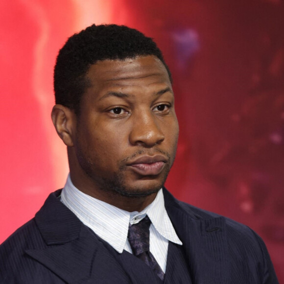 Info - L'acteur Jonathan Majors coupable d'agression sur une ex-petite amie et exclu de Marvel - Jonathan Majors - Photocall à la première du film "Ant-Man et la Guêpe : Quantumania" à Londres le 16 février 2023.  London, UNITED KINGDOM - Celebs attend the "Ant-Man And The Wasp: Quantumania" UK Gala Screening at BFI IMAX Waterloo in London. 
