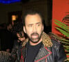 Nicolas Cage signe des autographes à ses fans à la sortie de la projection du film "Color Out Of Space" au Vista Theatre à Los Angeles, le 14 janvier 2020.